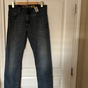 Levi’s. GREAT PRICE !  Signature  Authentics - jeans.  size 36/32